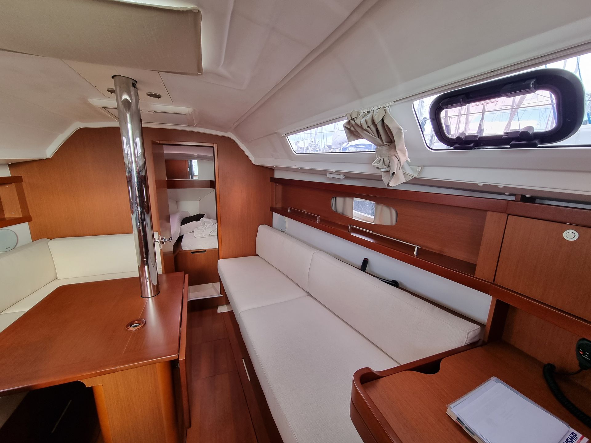 slider 14 Beneteau Oceanis 31